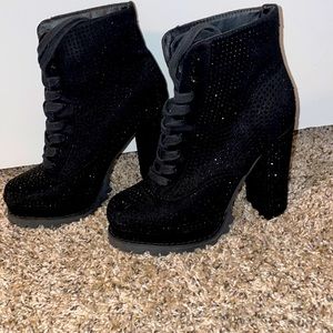 Black sparkle ankle botots